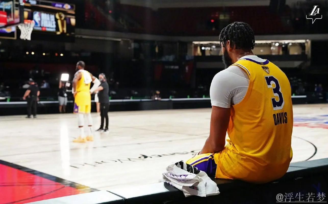 詹姆斯大喜的日子,浓眉为什么闷闷不乐? 詹姆斯大喜的日子,浓眉为什么闷闷不乐?